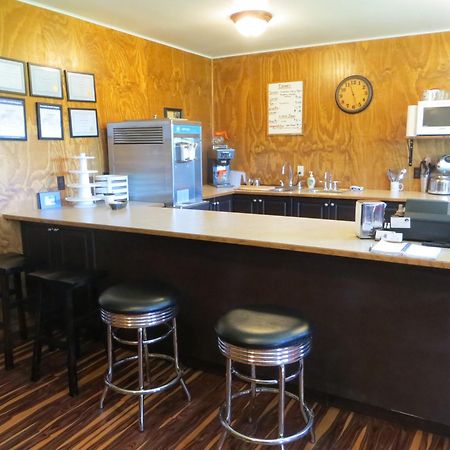 Orchard View Bed And Breakfast Moose Jaw Exterior photo