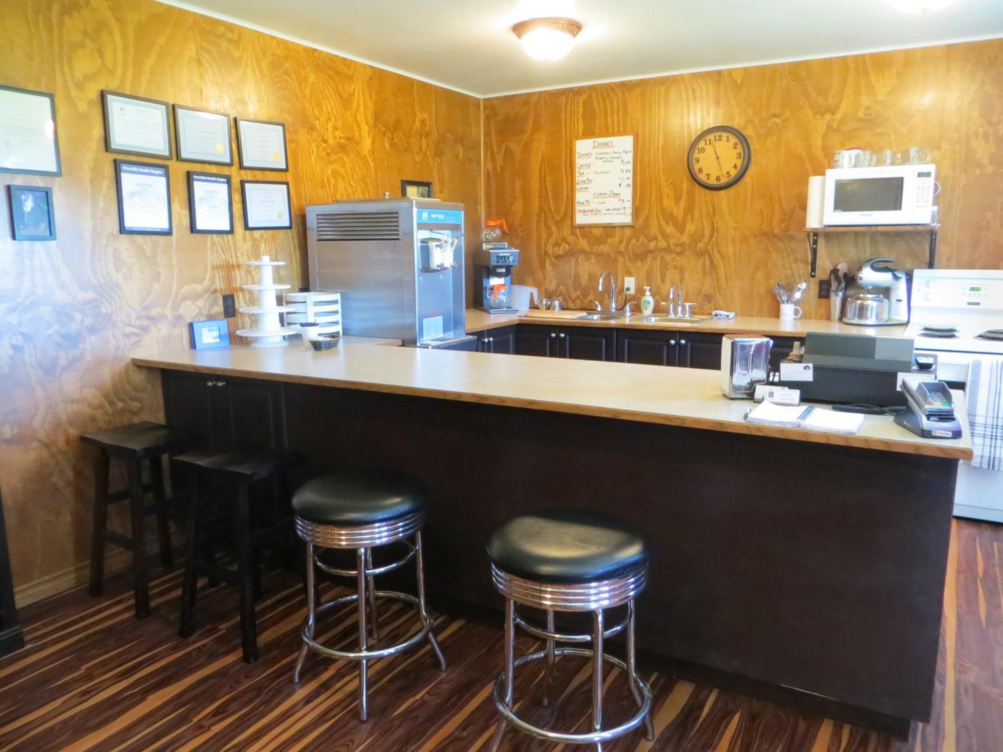 Orchard View Bed And Breakfast Moose Jaw Exterior photo